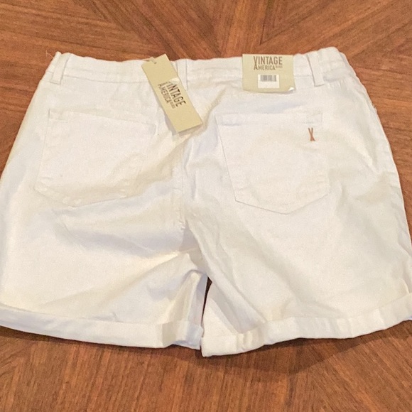 NWT VA Bestie short - Picture 3 of 3